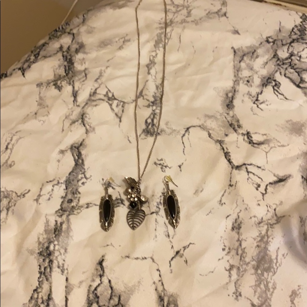 Necklace and earring set